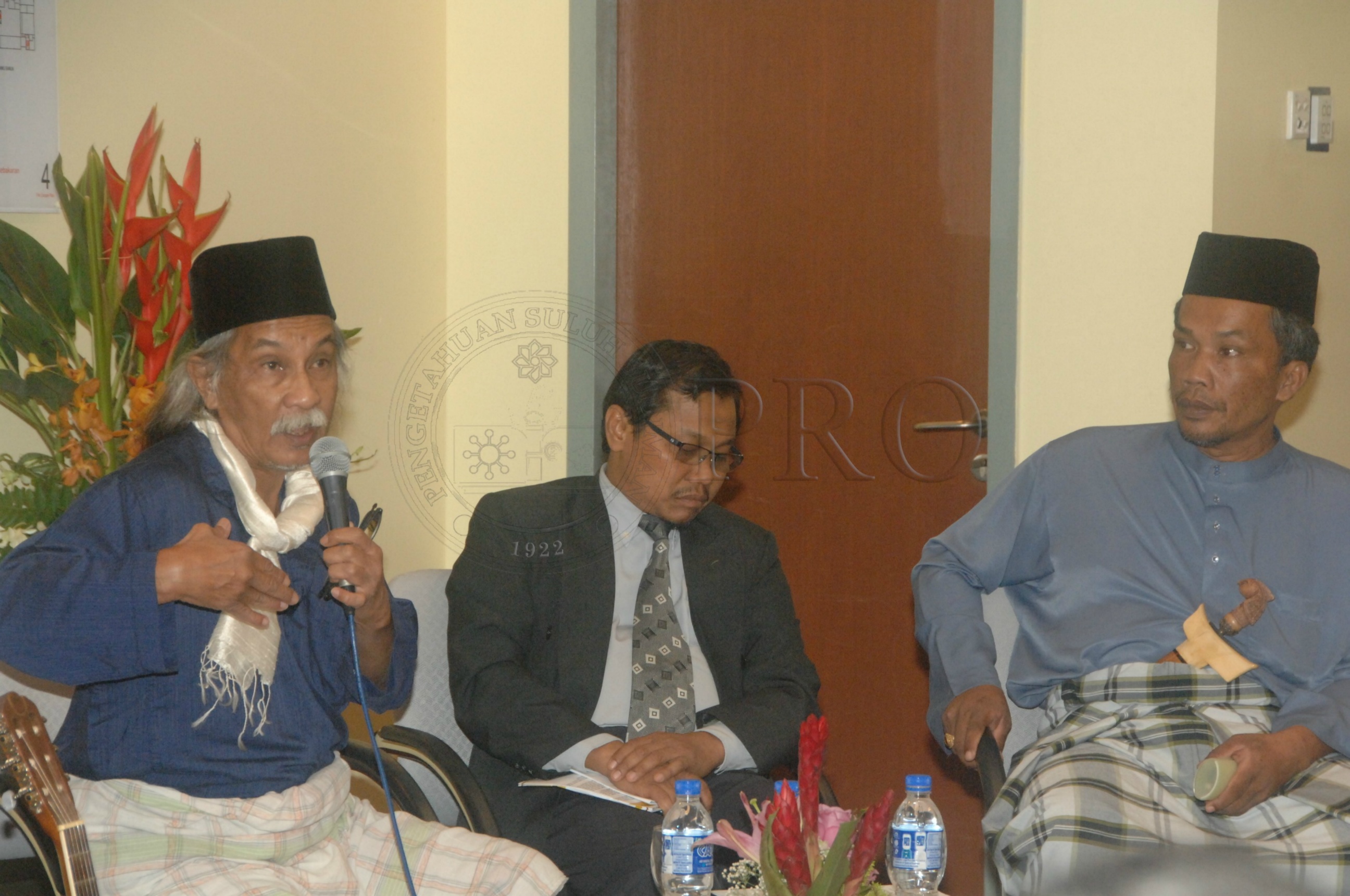 PRO 14 33 WACANA FBA 0225